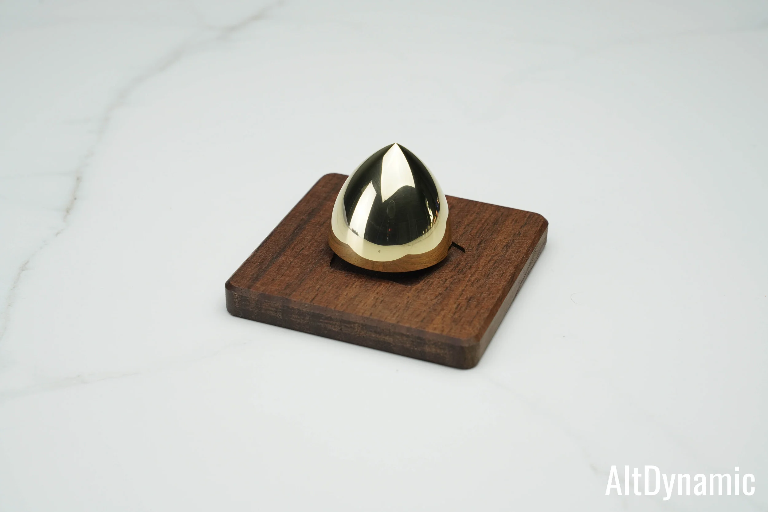Large Display Stand — AltDynamic